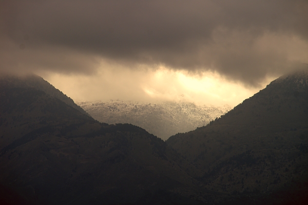 PICT1438 small LEFKA ORI.jpg - 120882 Bytes